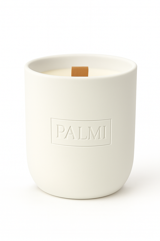PALMI Calm Coconut – Weiße Keramik-Duftkerze mit Holzdocht